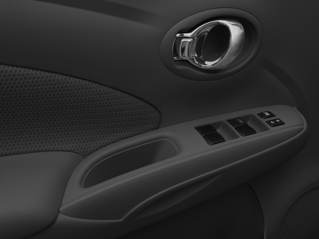 2016 Nissan Versa SV