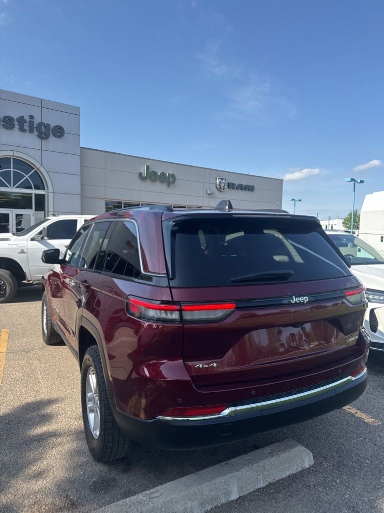 2023 Jeep Grand Cherokee Laredo 4x4