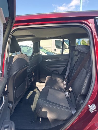 2023 Jeep Grand Cherokee Laredo 4x4