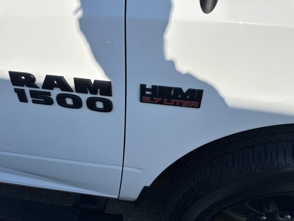 2018 RAM 1500 Night Crew Cab 4x4 5'7' Box