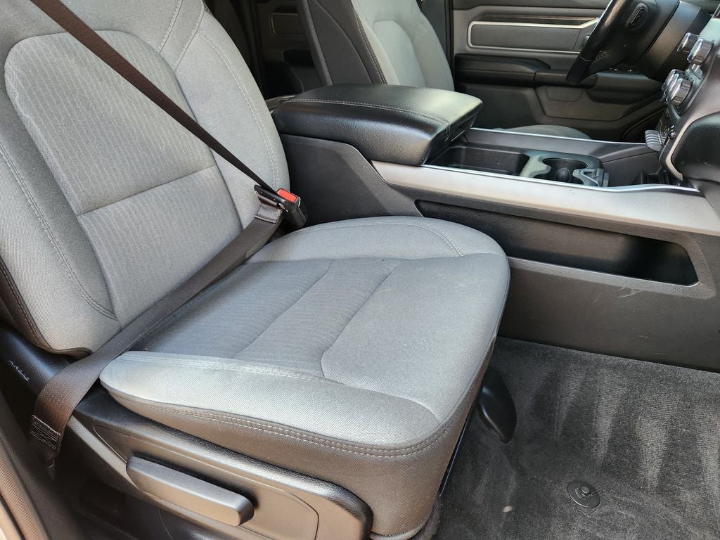 2020 RAM 1500 Big Horn Quad Cab 4x4 6'4' Box