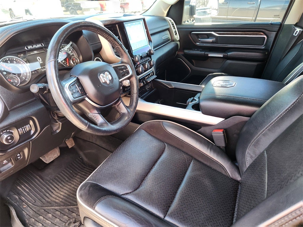 2019 RAM 1500 Laramie Crew Cab 4x4 6'4' Box