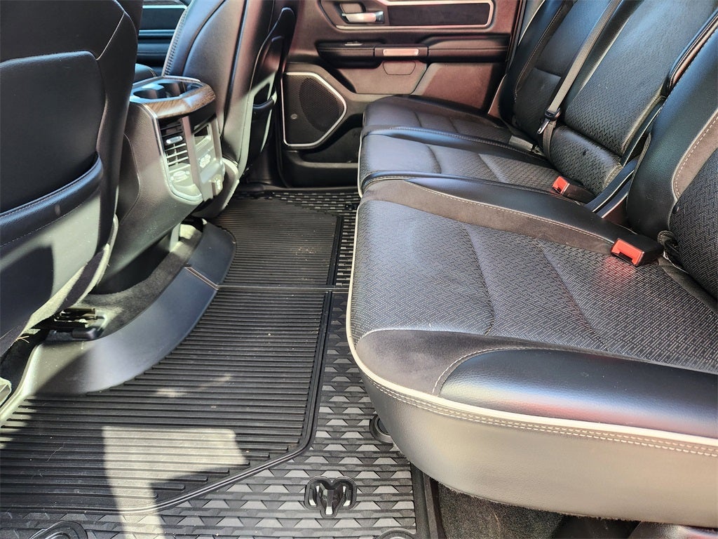 2019 RAM 1500 Laramie Crew Cab 4x4 6'4' Box