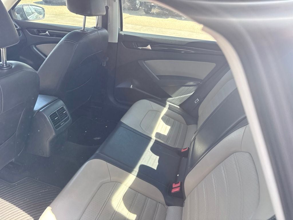 2014 Volkswagen Passat 1.8T Sport