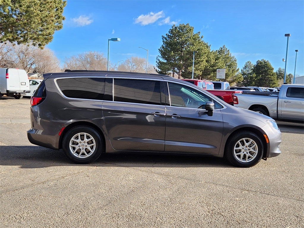 2021 Chrysler Voyager LXI