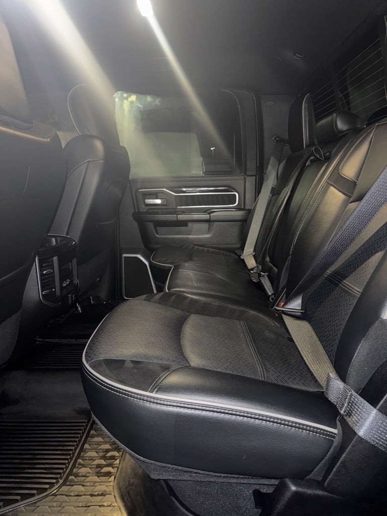 2020 RAM 2500 Laramie Crew Cab 4X4 6'4' Box