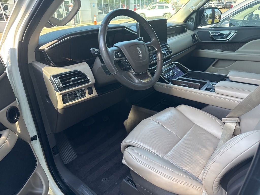 2022 Lincoln Navigator Standard