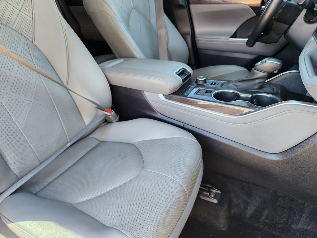 2021 Toyota Highlander Platinum