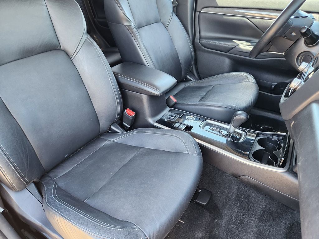 2020 Mitsubishi Outlander Base