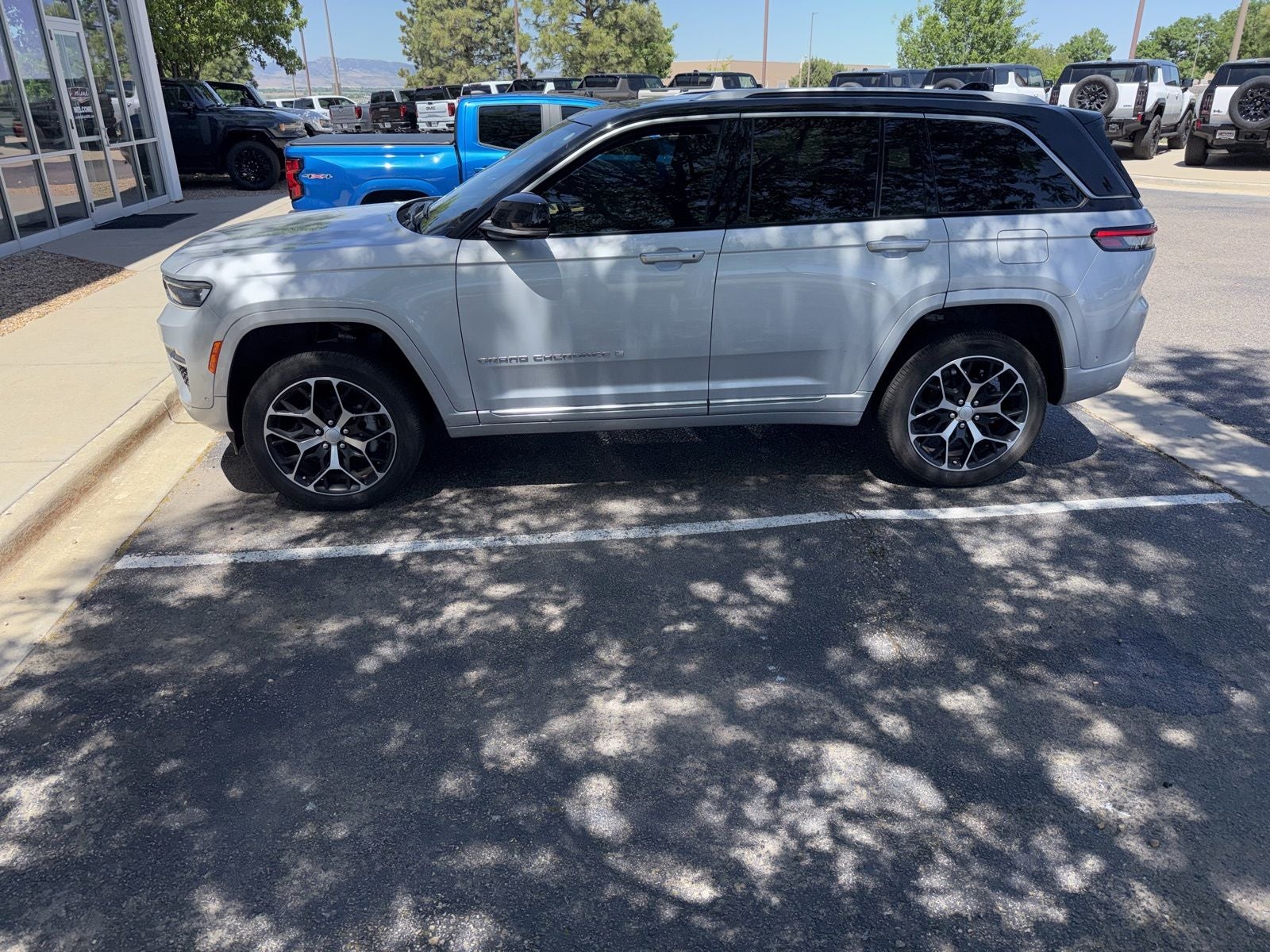 2023 Jeep Grand Cherokee Summit Reserve