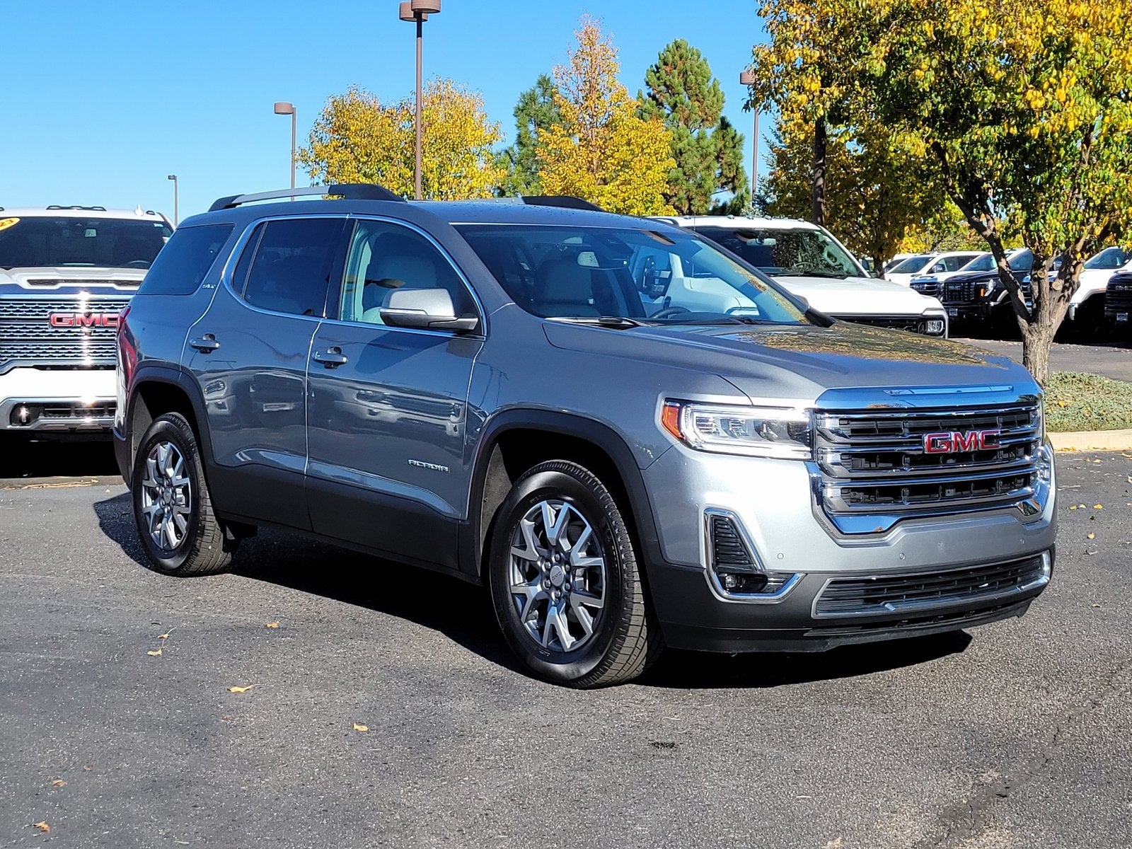 2023 GMC Acadia SLT