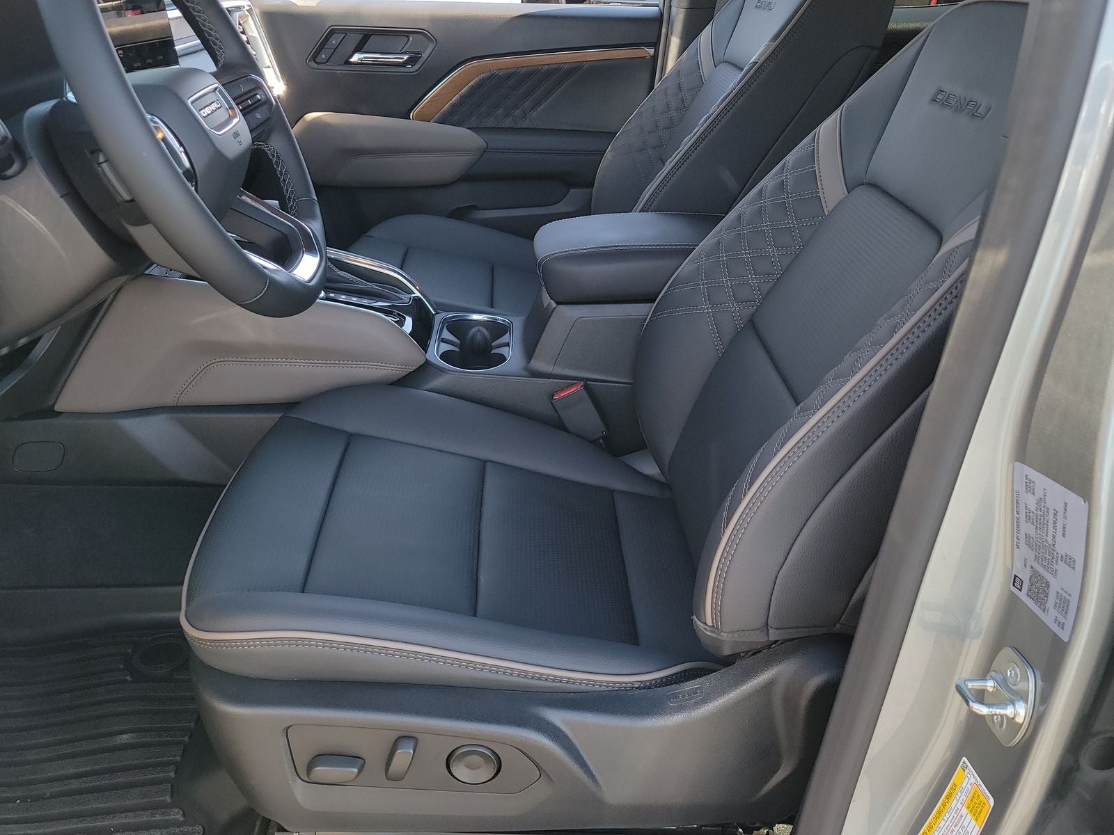 2024 GMC Canyon Denali