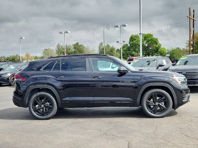 2026 Volkswagen Atlas Cross Sport SEL R-Line Black