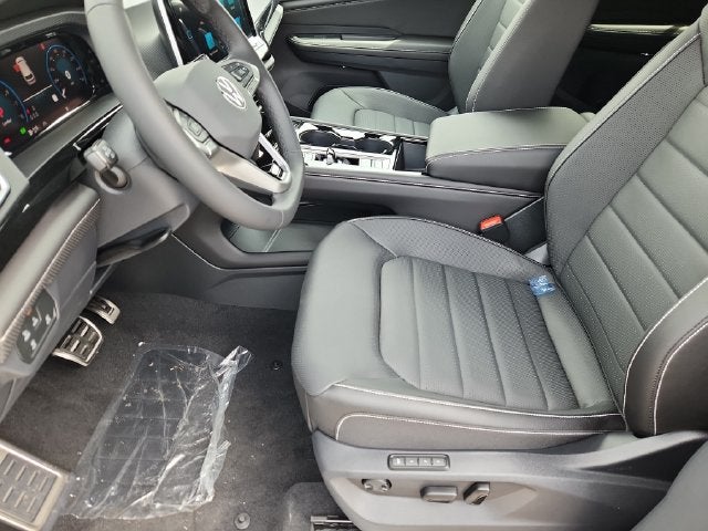 2026 Volkswagen Atlas Cross Sport SEL R-Line Black