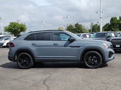 2026 Volkswagen Atlas Cross Sport 2.0T SEL R-Line Black