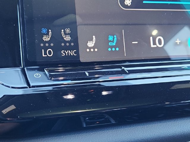 2026 Volkswagen Atlas Cross Sport SE w/Technology