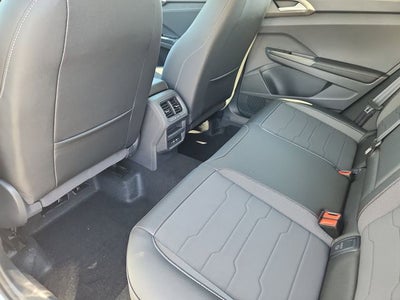 2026 Volkswagen Taos 1.5T SE Black