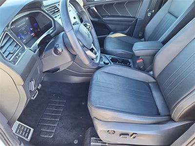 2022 Volkswagen Tiguan SE R-Line Black