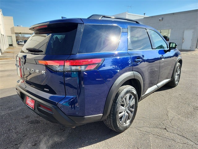 2025 Nissan Pathfinder SV