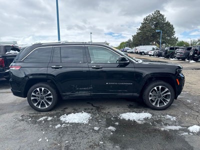 2022 Jeep Grand Cherokee Overland