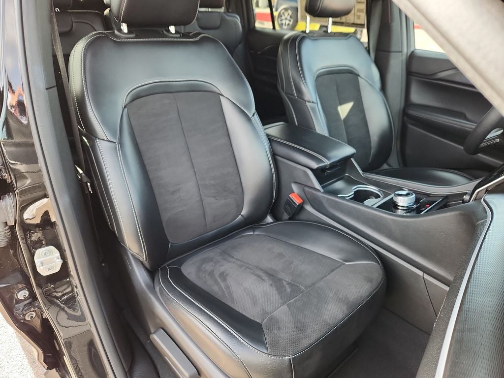 2024 Jeep Grand Cherokee L Altitude 4x4