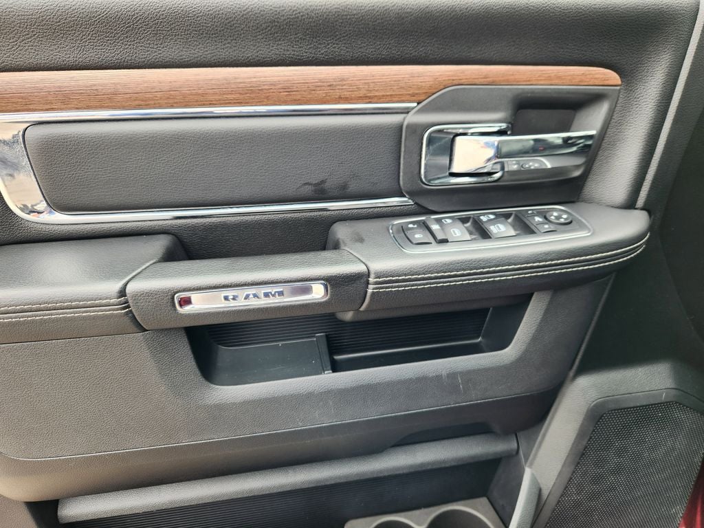 2018 RAM 1500 Laramie Crew Cab 4x4 5'7' Box