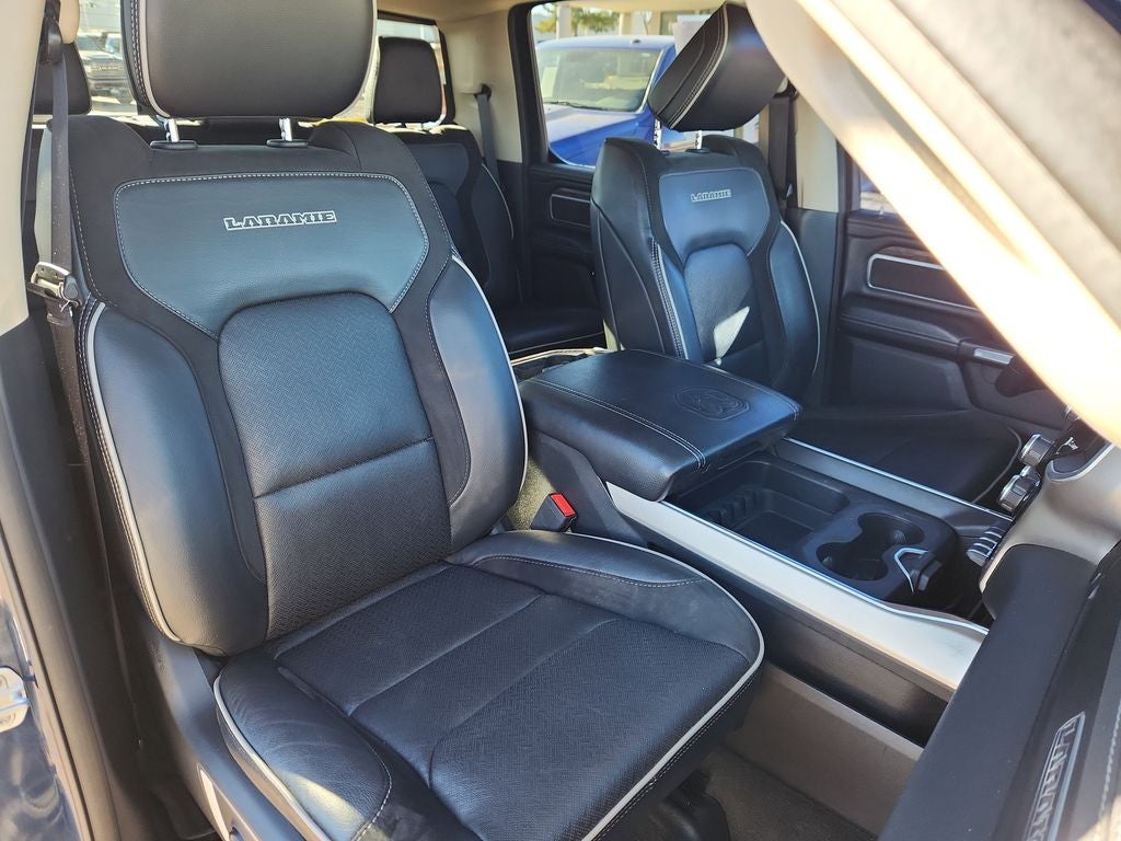 2020 RAM 1500 Laramie Crew Cab 4x4 5'7' Box