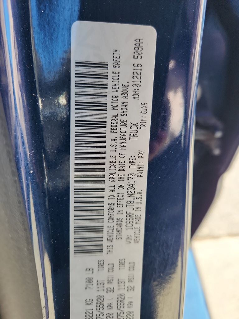 2020 RAM 1500 Laramie Crew Cab 4x4 5'7' Box