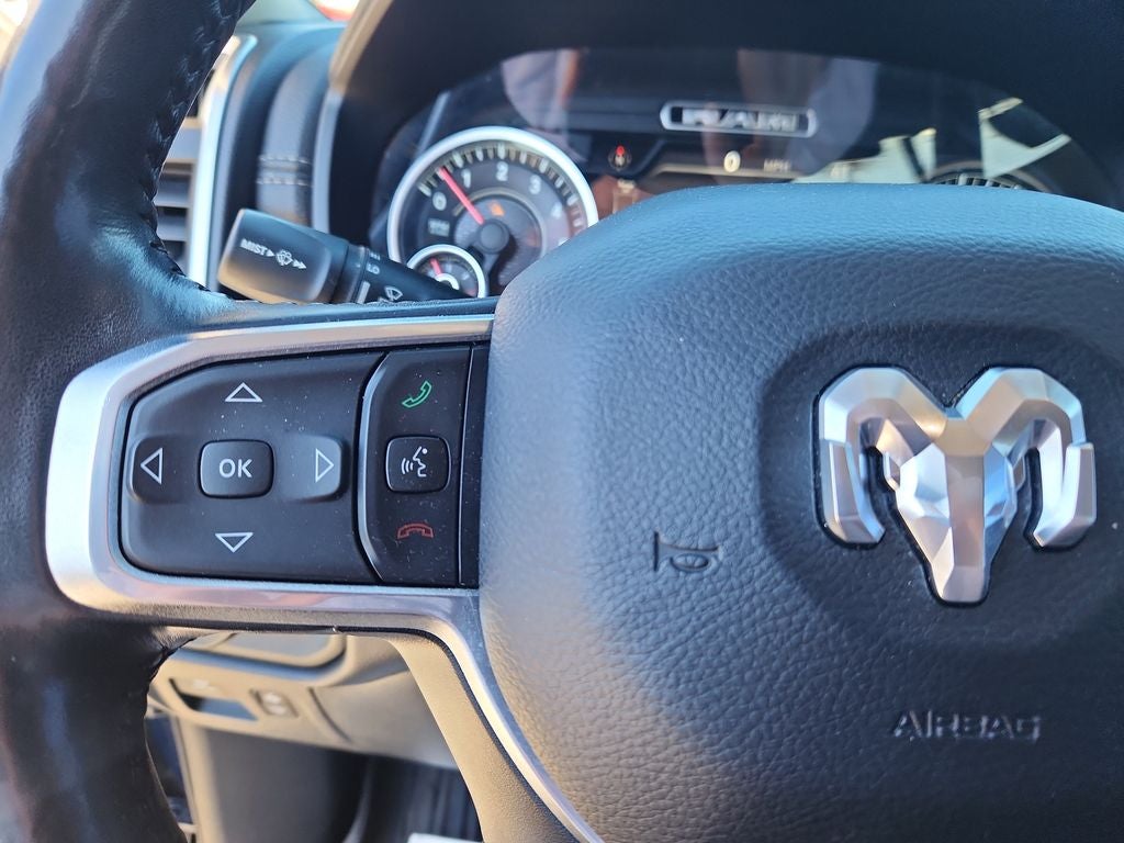 2020 RAM 1500 Laramie Crew Cab 4x4 5'7' Box