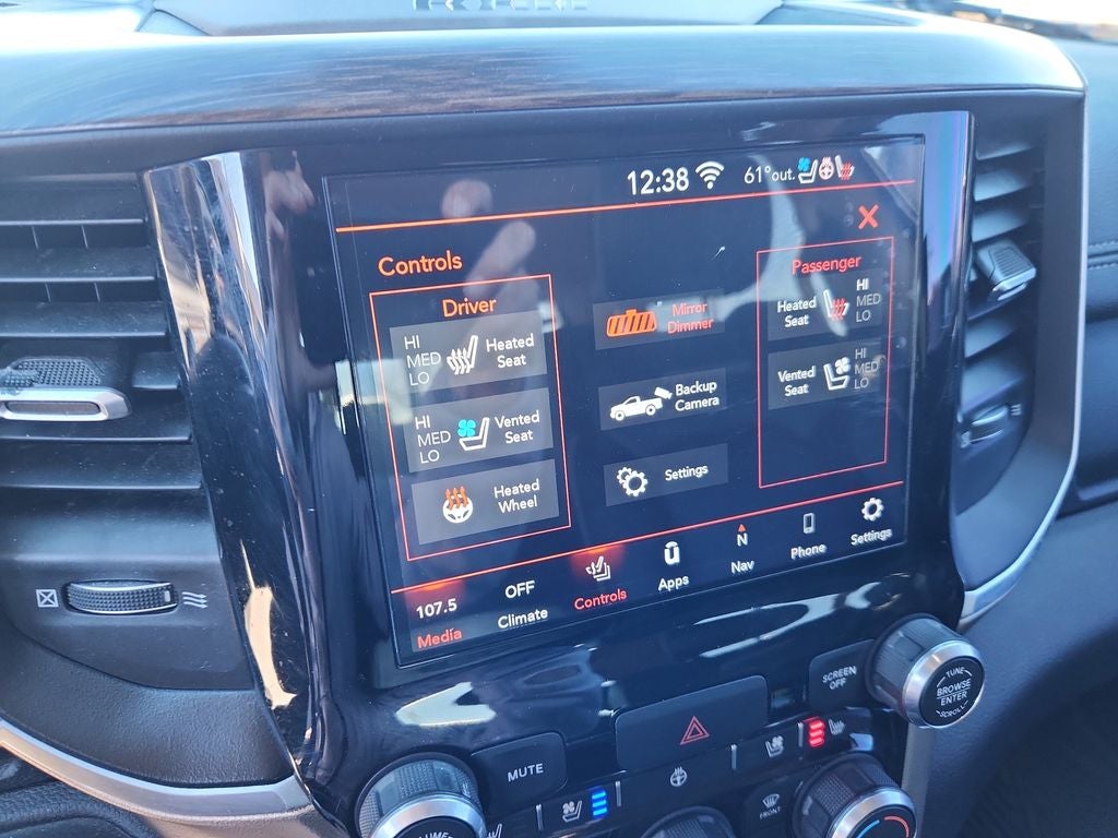 2020 RAM 1500 Laramie Crew Cab 4x4 5'7' Box