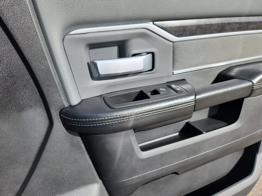 2022 RAM 3500 Big Horn Crew Cab 4x4 8' Box