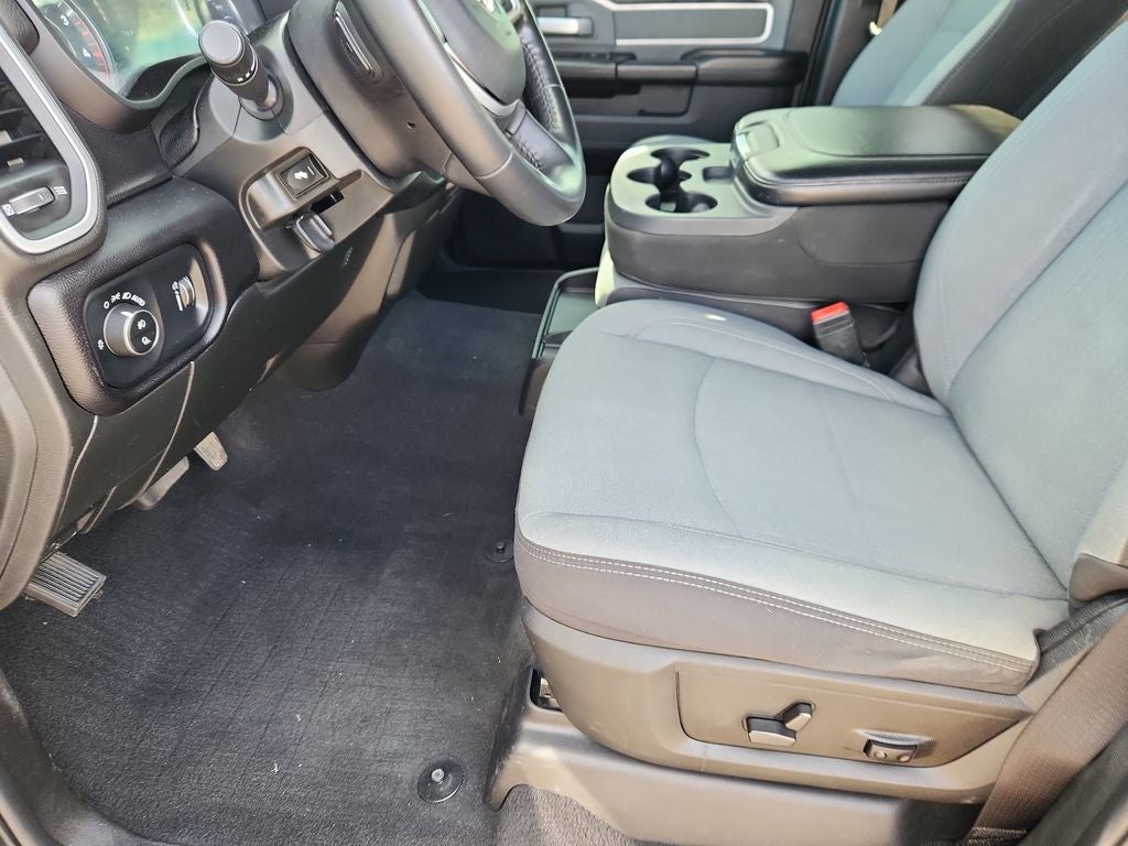 2022 RAM 3500 Big Horn Crew Cab 4x4 8' Box