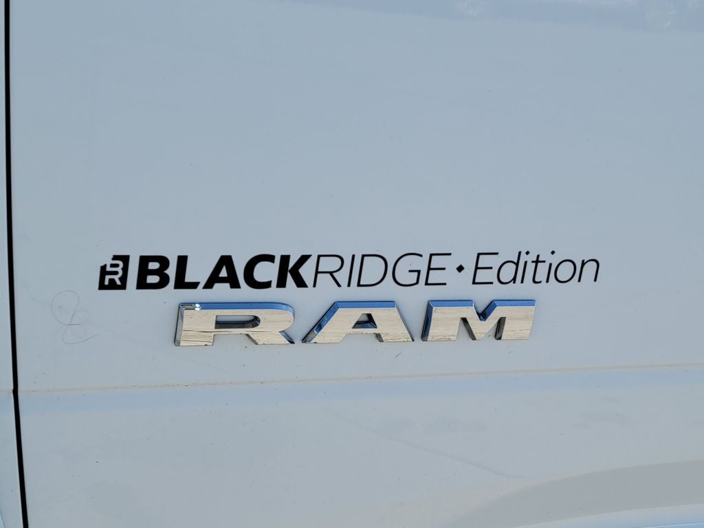 2022 RAM 2500 Laramie Crew Cab 4x4 6'4' Box