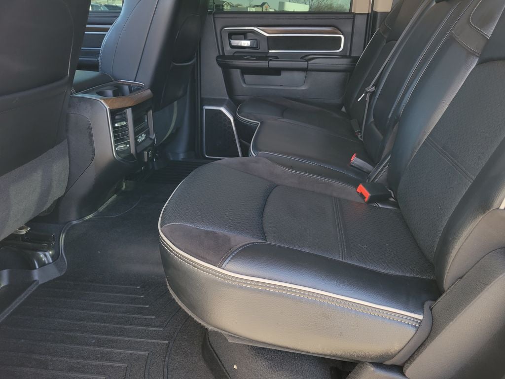 2022 RAM 2500 Laramie Crew Cab 4x4 6'4' Box