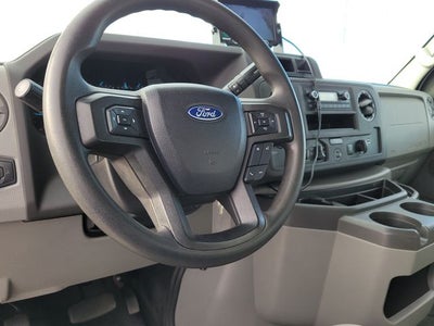 2022 Ford E-450SD Base