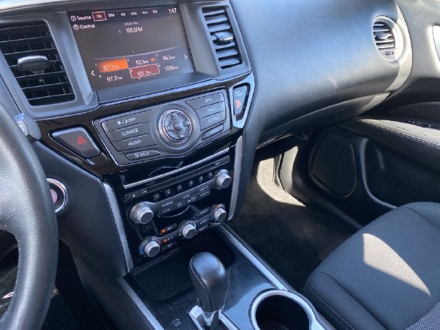 2018 Nissan Pathfinder SV