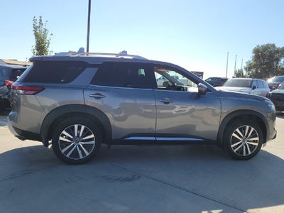 2022 Nissan Pathfinder Platinum