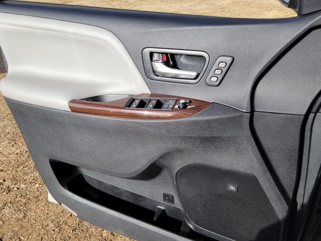 2015 Toyota Sienna Limited 7 Passenger