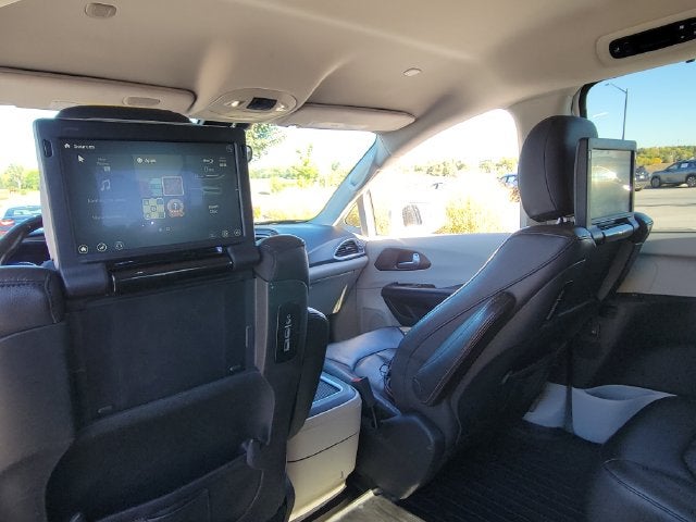 2017 Chrysler Pacifica Touring L Plus