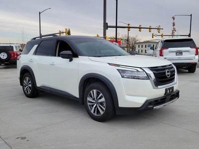 2024 Nissan Pathfinder SL